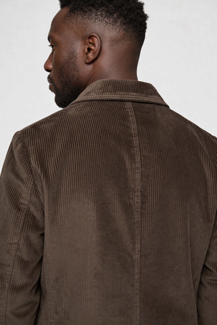 Men’s brown corduroy blazer jacket with retro tailored fit close-up