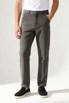 Men’s straight leg 100% cotton jeans in washed gray denim